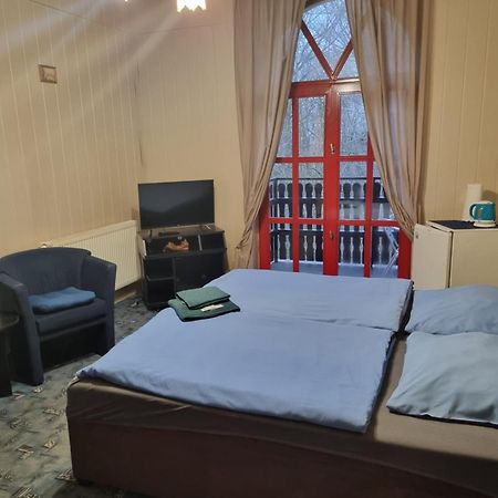 Orlová 春天旅馆酒店 外观 照片