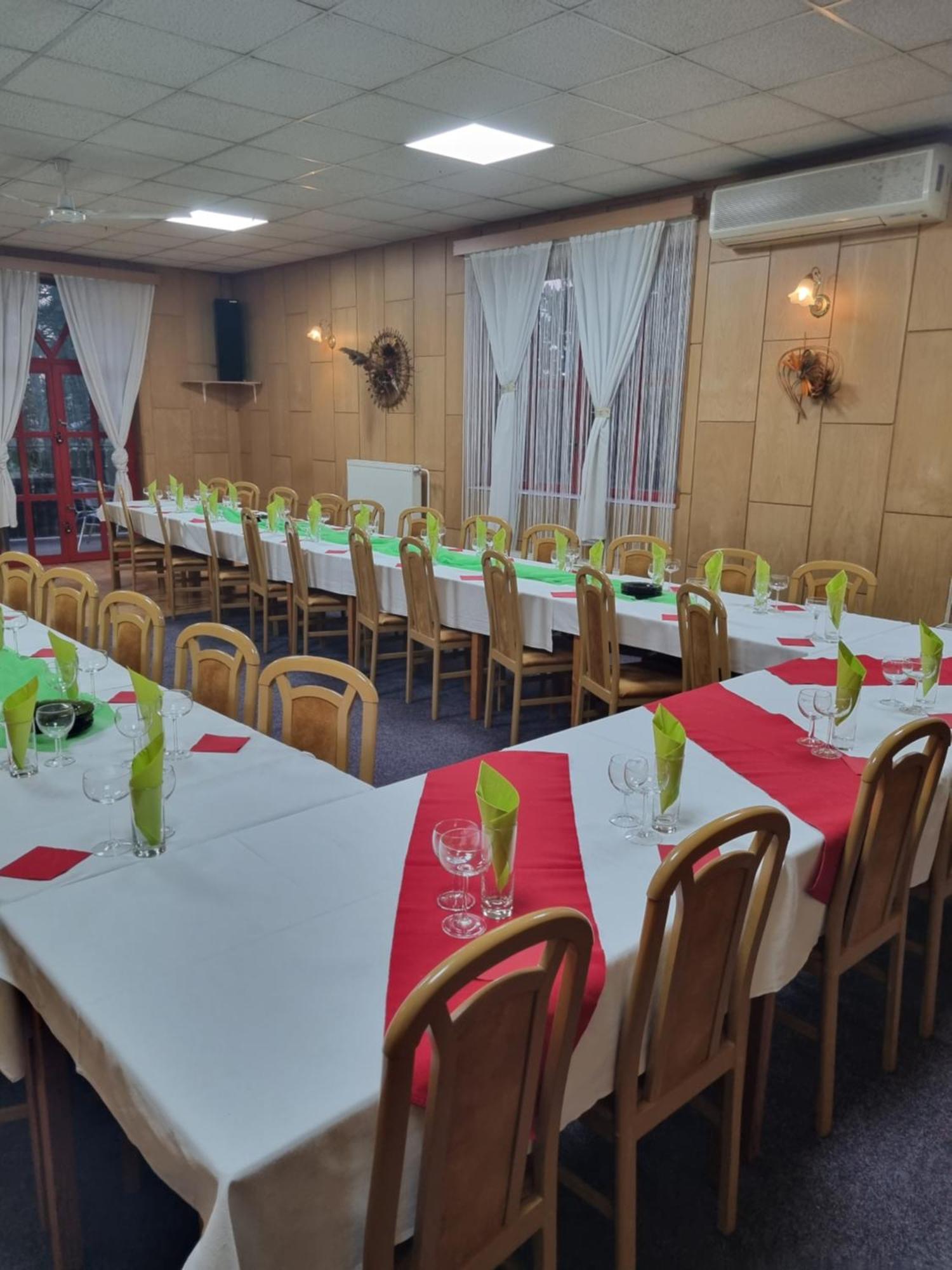 Orlová 春天旅馆酒店 外观 照片